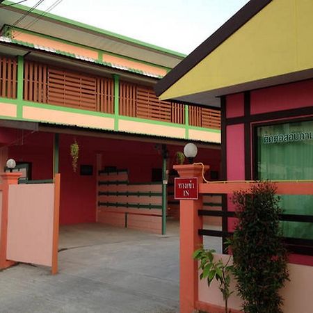 Kanda Guesthouse Si Racha Exterior foto
